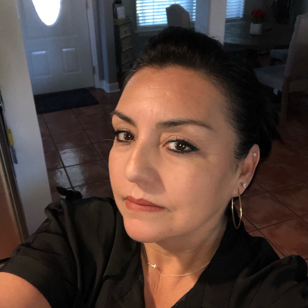 Meet your Posher, Leticia